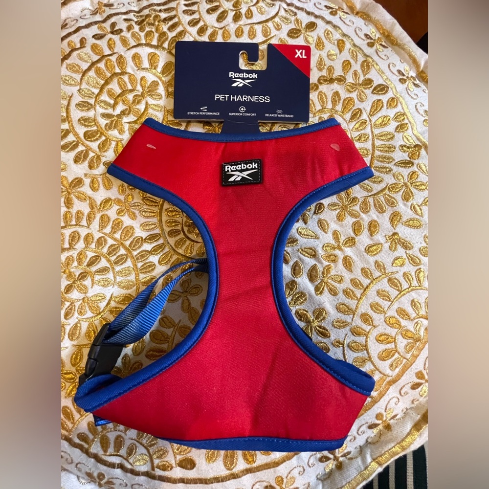 XL Reebok 15.7” neck 21-32” chest red and blue dog harness